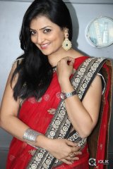 Anchor Madhuri Photo Gallery